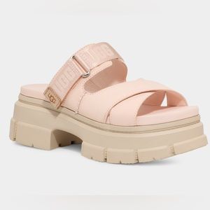 UGG Ashton Sandal 🩷 previously worn